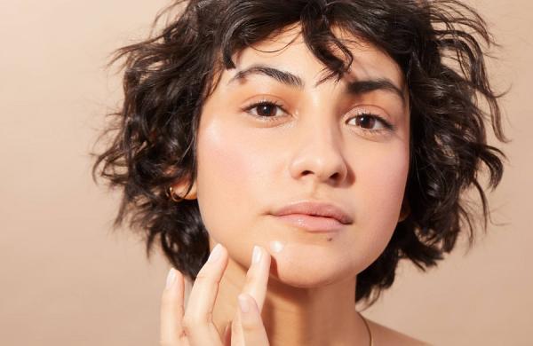 25 ترفند خانگی عالی برای درمان جوش سرسفید روی بینی و چانه